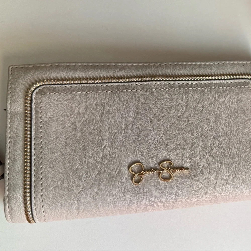 Jessica Simpson Blush Pink Zip-Around Wallet with Gold Logo - Picture 1 of 4